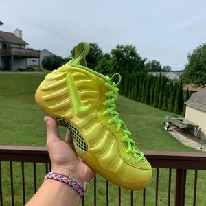 Air Foamposite Volt Size 8